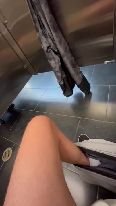 A beautiful cock surprised me under the stall today! Couldn’t help myself