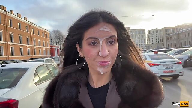 Sexy Fit Gal Pleases a Guy With BJ In His Car & Goes For a Walk With a Cum-covered Face To Get Money