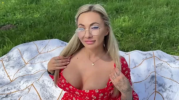 the blonde sucked a big dick in the fresh air.
