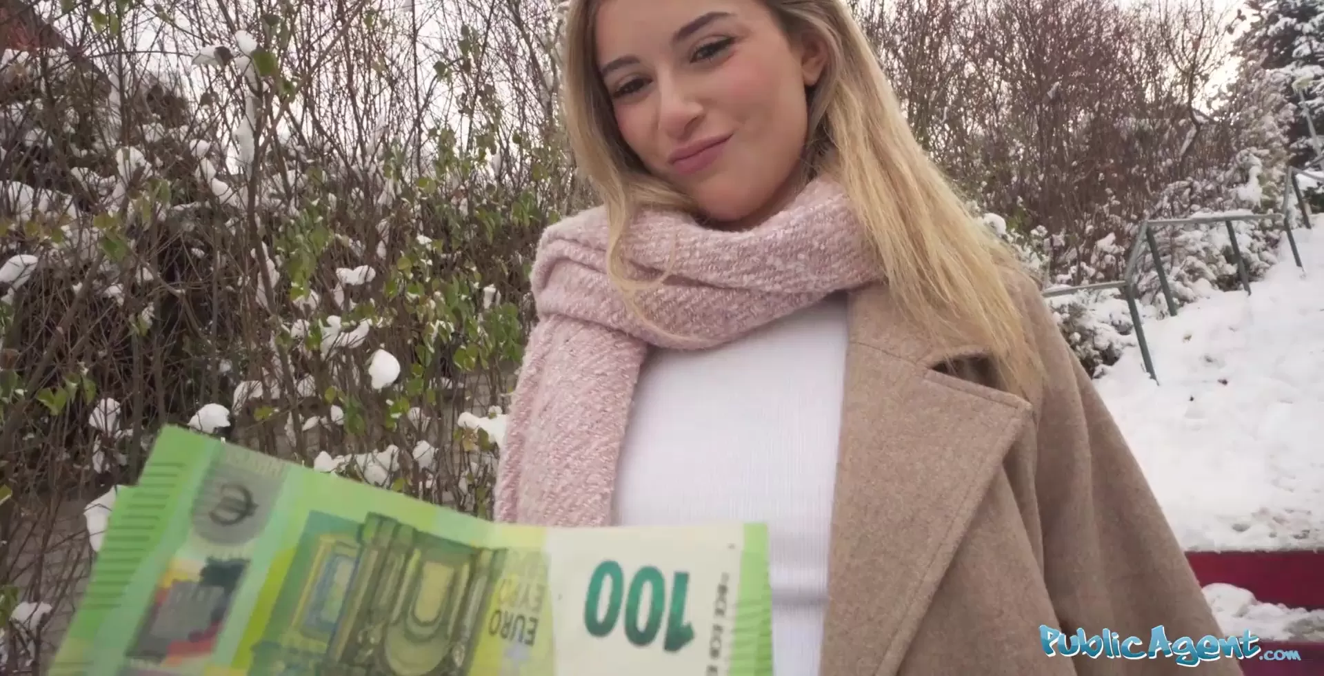 Young slut makes a public blowjob for money and longs for a hot  continuation for her pussy.