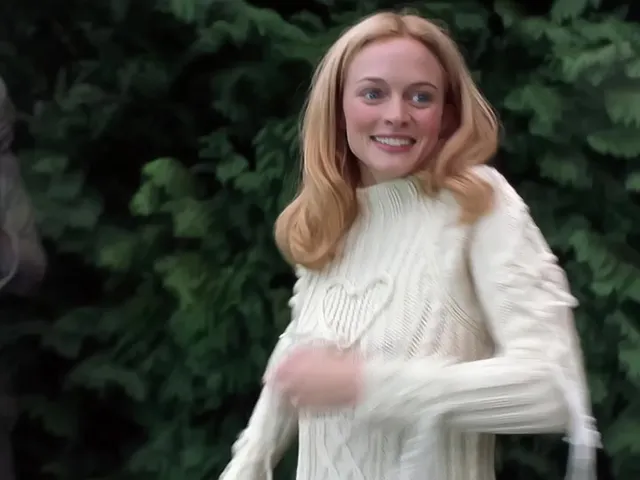 Heather Graham stripping plot in Killing Me Softly
