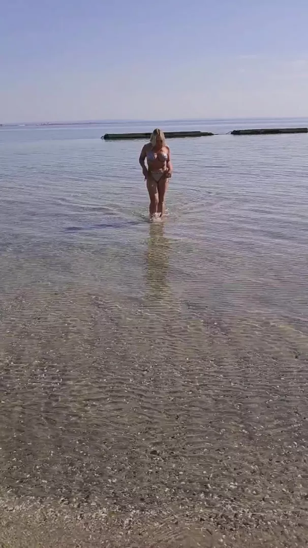 Il mio bikini si toglie sempre in spiaggia