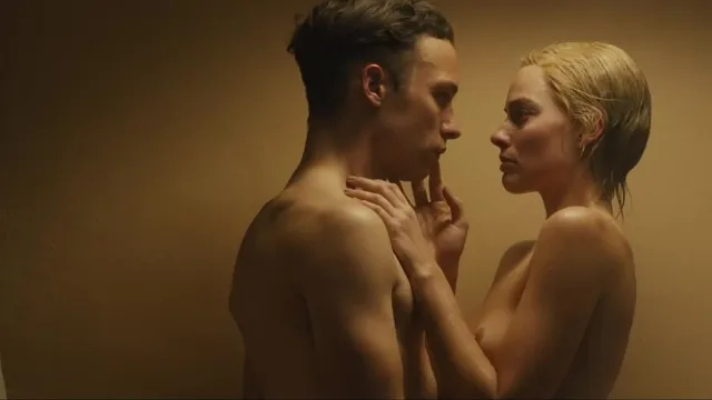 Margot Robbie de topless em seu novo filme Dreamland