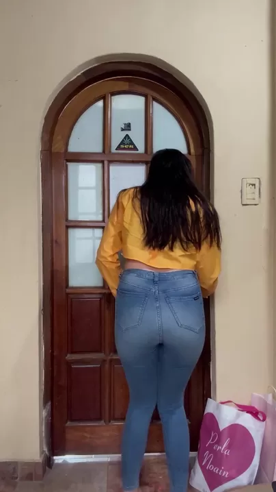 À cause du désespoir, j'avais envie de faire pipi, je ne pouvais pas ouvrir la porte de ma maison et j'ai trempé tous mes jeans