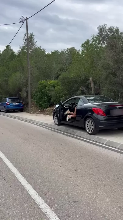 Flashing my butt plug from the car