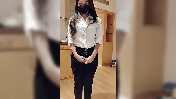 Giovane ragazza indiana sexy da una reception viene scopata bene e riempita di sperma