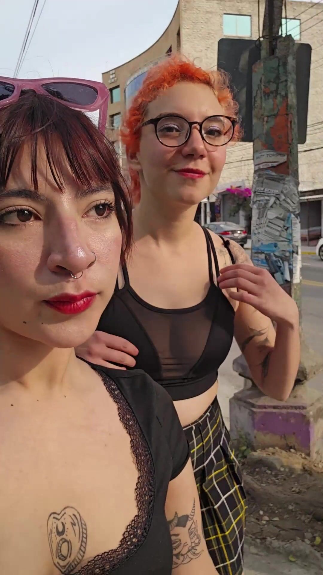 Flashing with friends is more fun