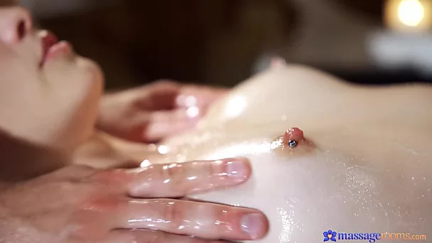 Oily pussy massage and super fuck