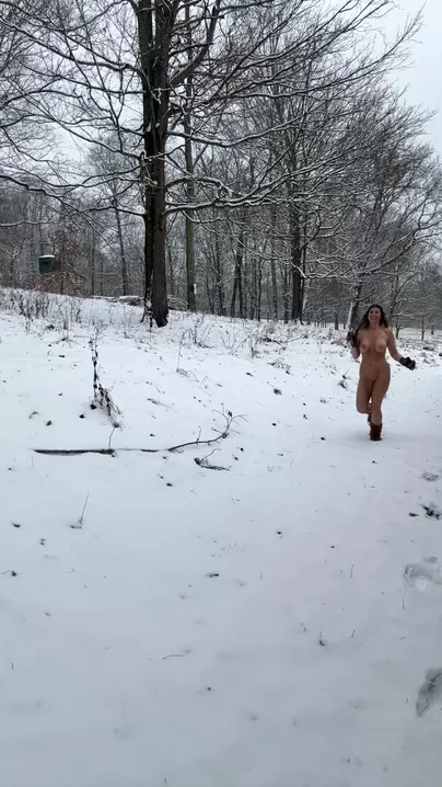 No podía esperar para salir y divertirme un poco en la nieve<3