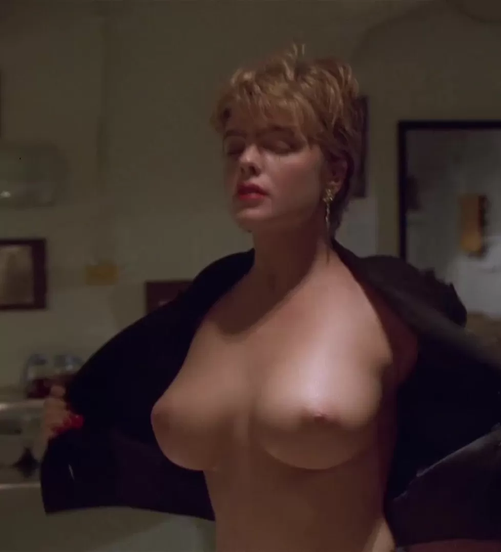 Erika Eleniak - En état de siège