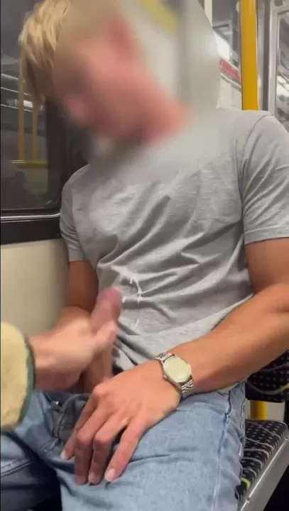 Éjaculation dans le train