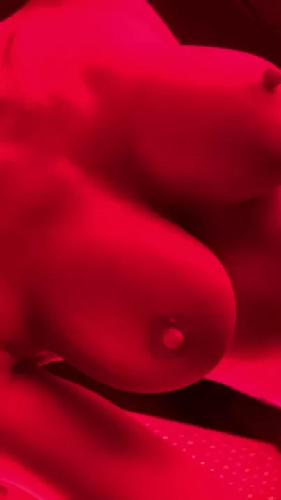 À quoi ressemblent mes seins sous la luminothérapie rouge