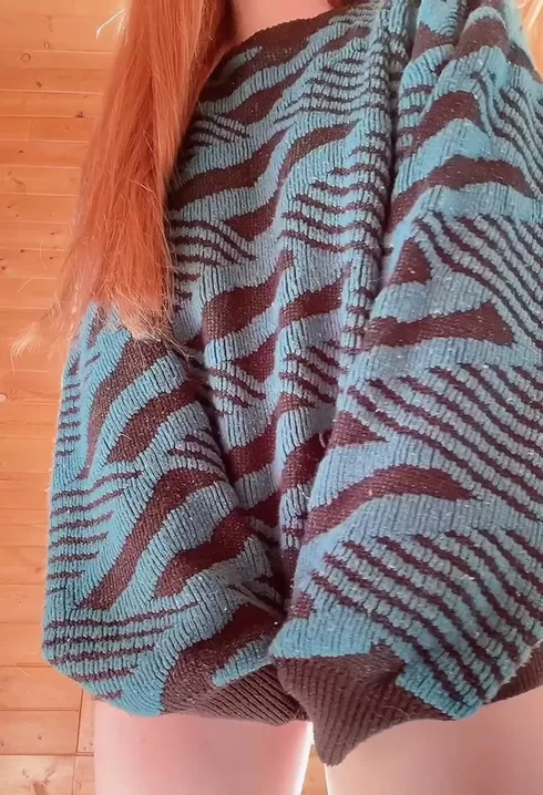 Ich brauche nichts weiter als einen übergroßen Pullover