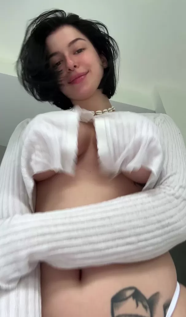 Je sais que tu avais hâte que mes seins soient exposés