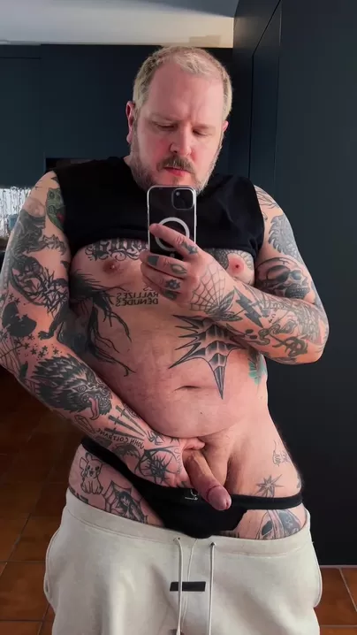 Quelqu'un aime les ours tatoués ?