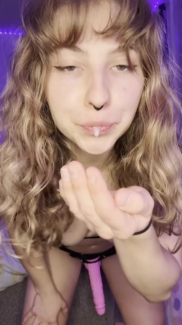Que penses-tu du fait que j'utilise uniquement de la salive comme lubrifiant ?