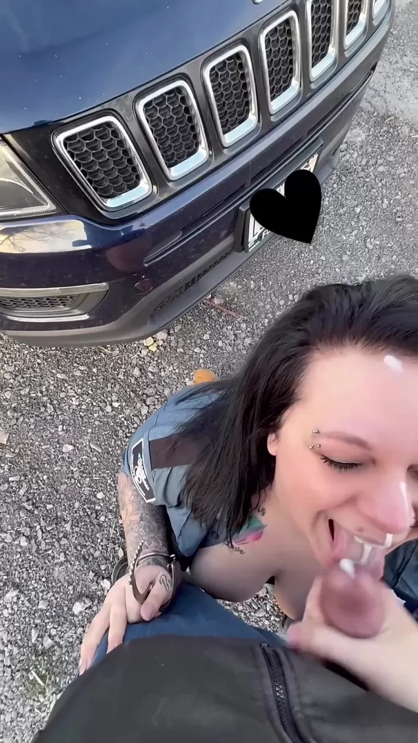 Recevoir une énorme charge de sperme sur le visage me rend tellement heureuse !