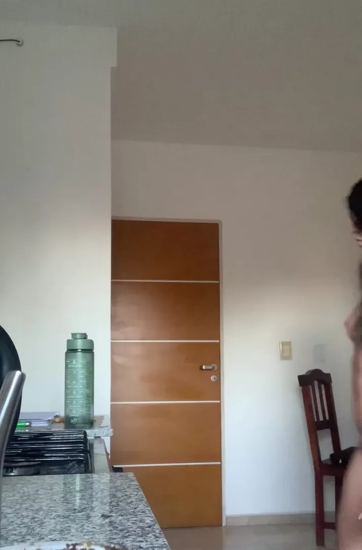 POV Je m'assure que tu es hydraté après une longue journée de travail