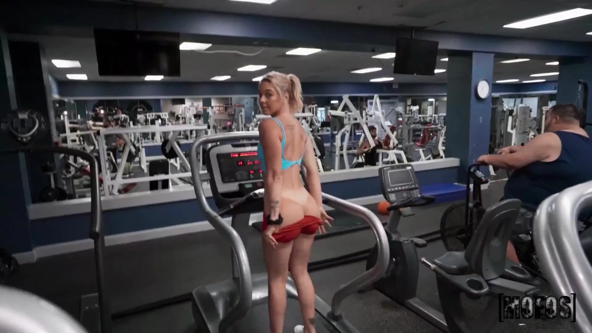 Kelsey Kane à la salle de sport