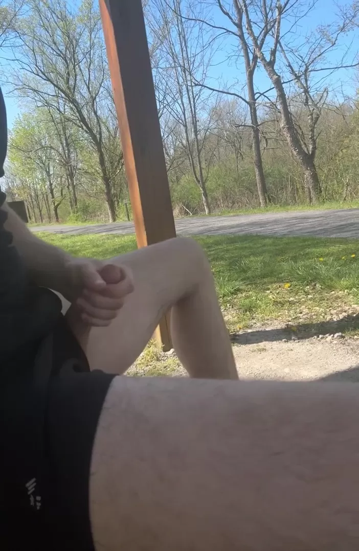 Rien ne vaut la branlette en public