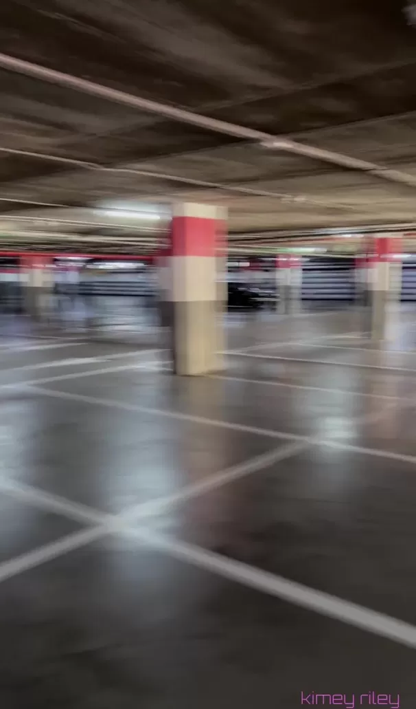 Il fait très chaud sur le parking