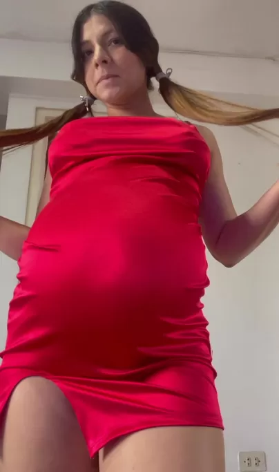 Est-ce que je suis plus belle avec ou sans robe ?