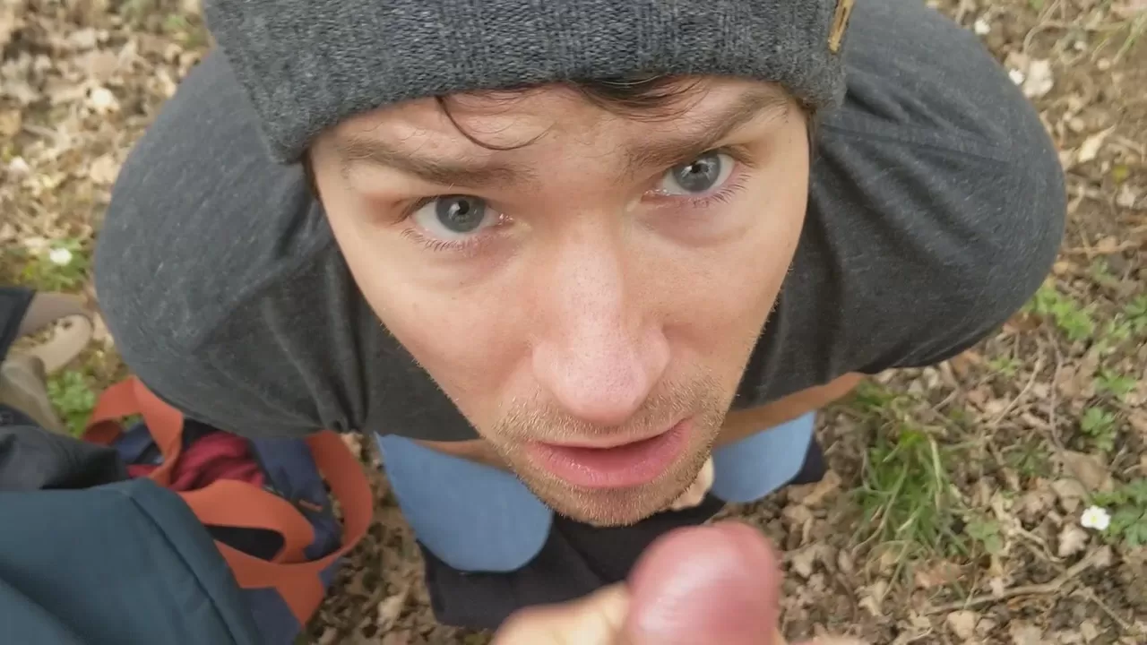 Il m'a fait un gros soin du visage en extérieur pour me promener