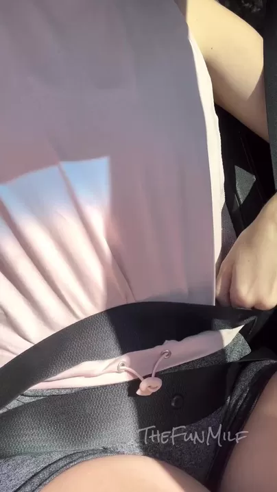乳首はみんなのお気に入りの部分です