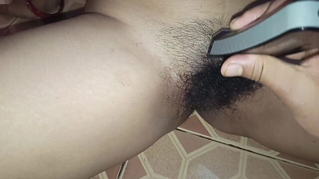Indian Bush shaved and fucked - Nepali Home video