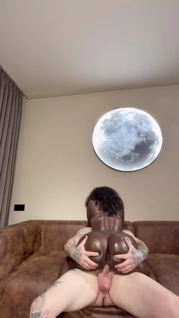 Quand as-tu baisé ta première fille noire ?