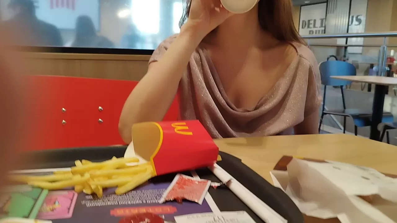 저는 맥도날드에 급히 갔어요.  제 말이 믿겨지지 않으세요?  그럼 보여드릴게요.