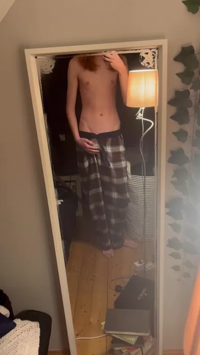 M18 Pas de sous-vêtements quoi