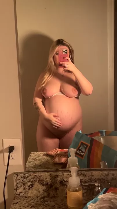 Je pense honnêtement que mon corps est plus sexy quand je suis enceinte