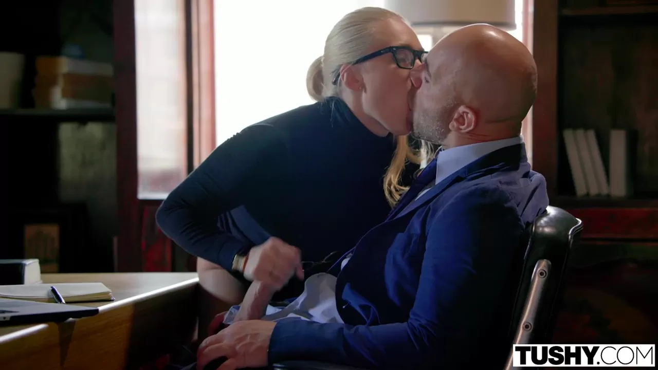 AJ Applegate agradando seu chefe