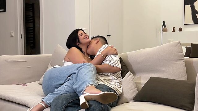 Eine zärtliche Freundin wird einem Baby niemals einen Schwanz oder Creampie ablehnen.