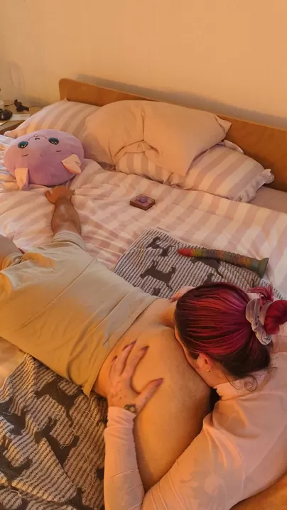 この太ったお尻で自分の顔がどれだけ消えるかを見るのはいつも楽しい