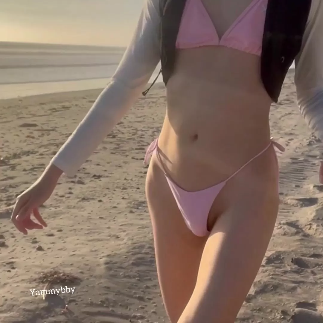 Viens marcher avec moi sur la plage et voyons ce qui se passe