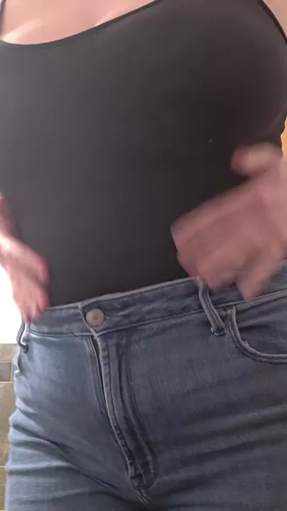 Si j'étais ta femme, est-ce que tu aimerais me montrer autant que mon mari ?