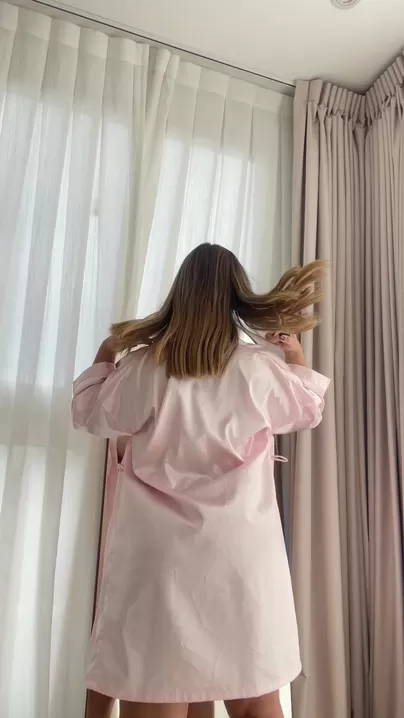 このバスローブはセクシーだけど、着ないほうがいい