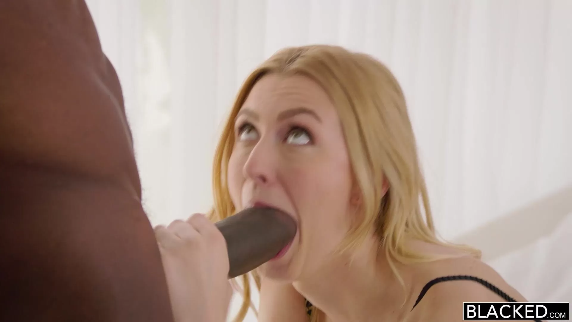 Alexa Grace s'attaque à une BBC ridiculement énorme