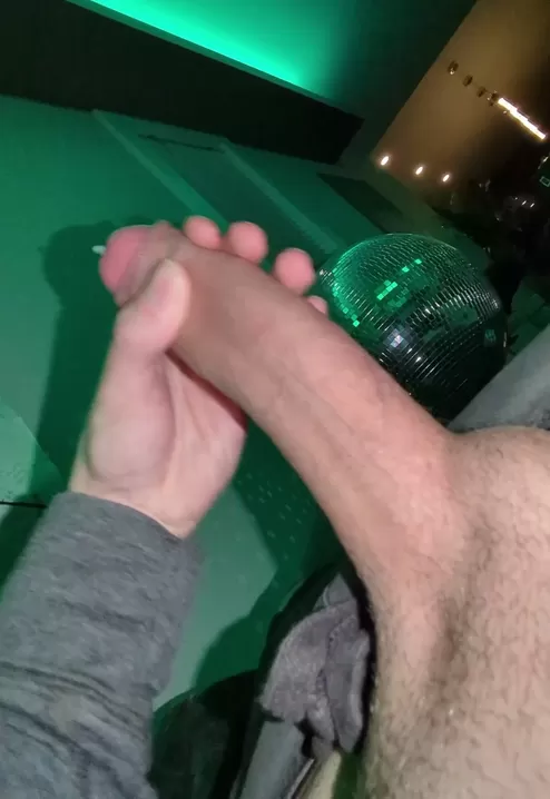J'essayais de prendre une vidéo d'éjaculation, mais ma propre bite m'a saboté