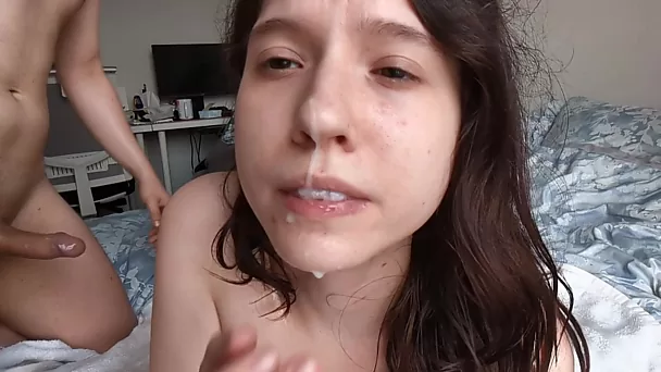 Home massage turned into wild fuck in bed with hot teen Brunette