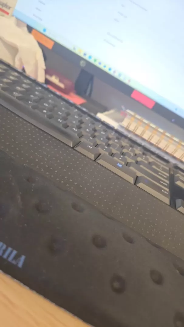 Ma tâche préférée au travail est de te montrer.