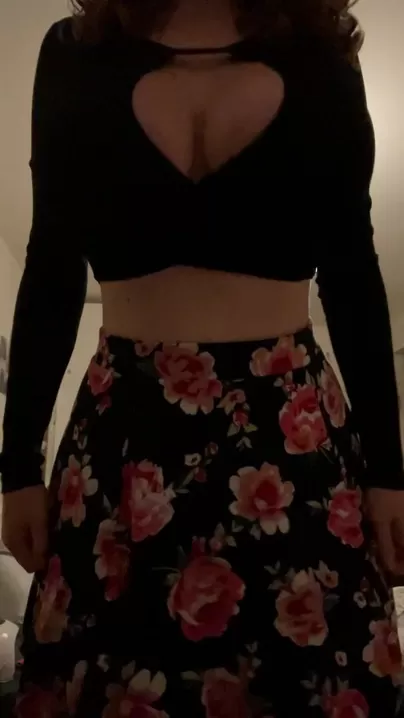Et si je portais ça lors de notre premier rendez-vous et que mes seins tombaient de mon haut ?