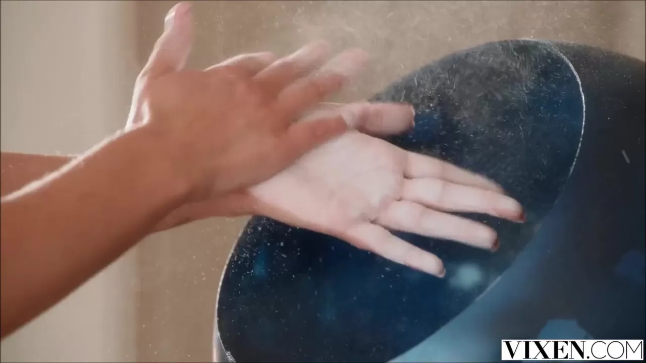 ブロンド美人が太いチンポを貪る