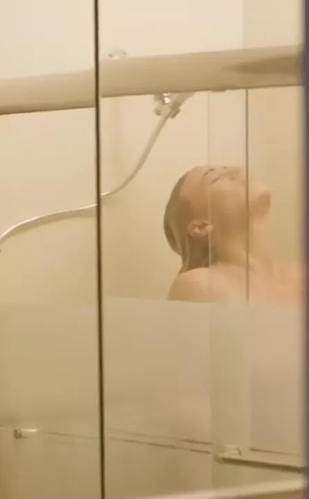 Yvonne Strahovski - Manhattan Night