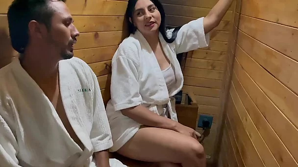 Ho tradito mio marito nel bagno turco perché mi ha tradita