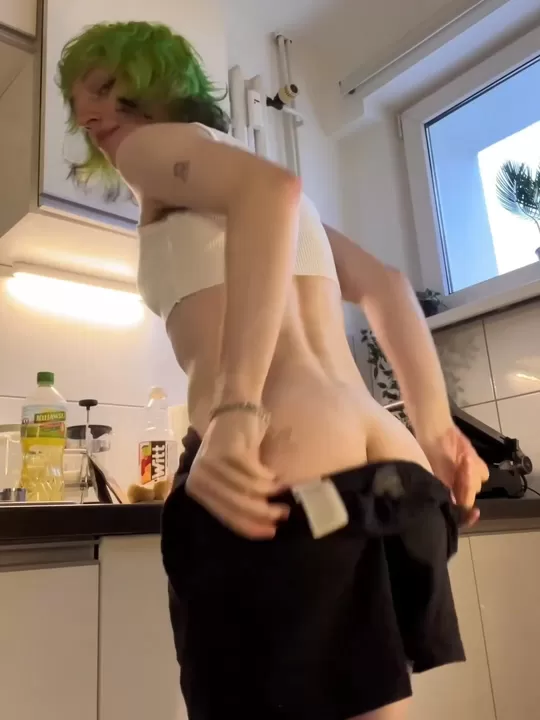 Tu peux me faire reproduire pendant que je cuisine, ça ne me dérange pas~