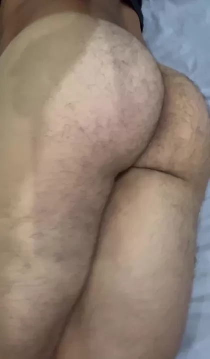 Que penses-tu de cette vue de mes fesses ?