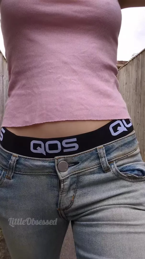 Si votre petite amie s'habillait comme ça en public, vous sentiriez-vous humilié ou fier ?